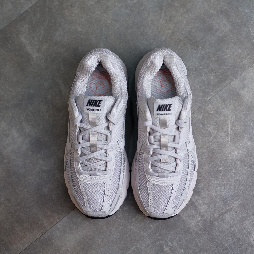 Nike Vomero 5
