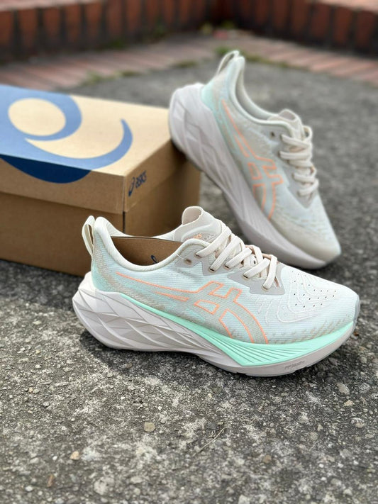 Asics Novablast 4