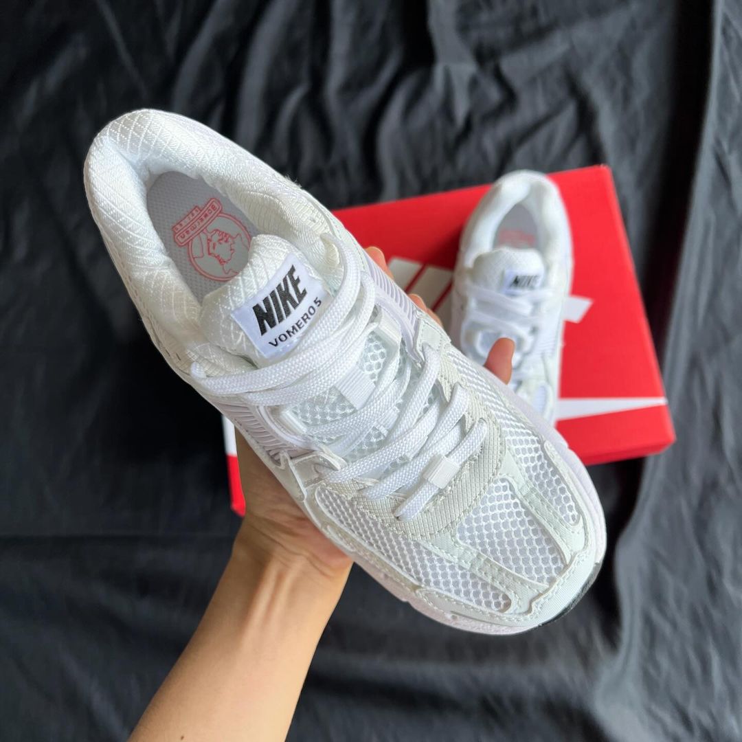 Nike Vomero 5
