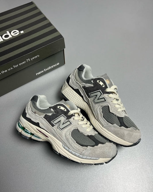 New Balance 2002R