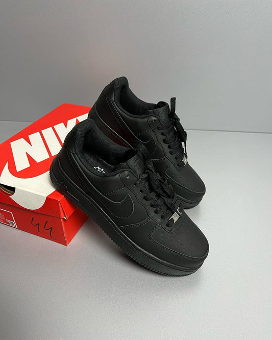 Nike Air Force 1 Negra