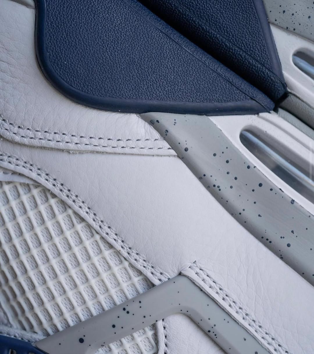 Air Jordan 4 Retro Midnight Navy