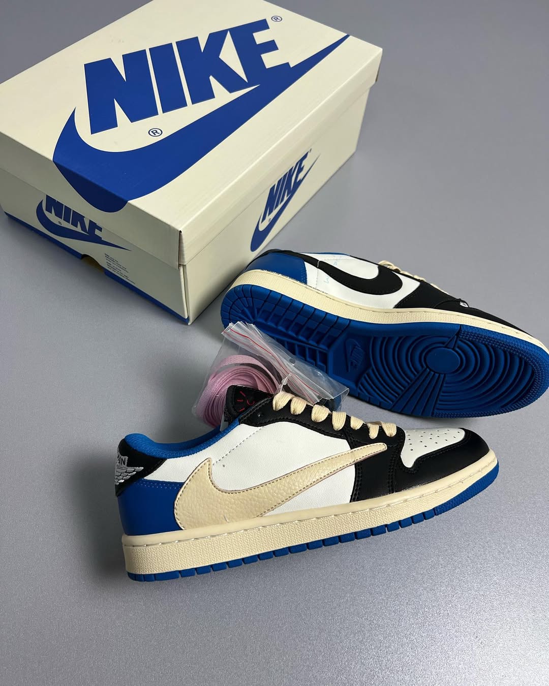 Air Jordan 1 X Travis Scott x Fragment