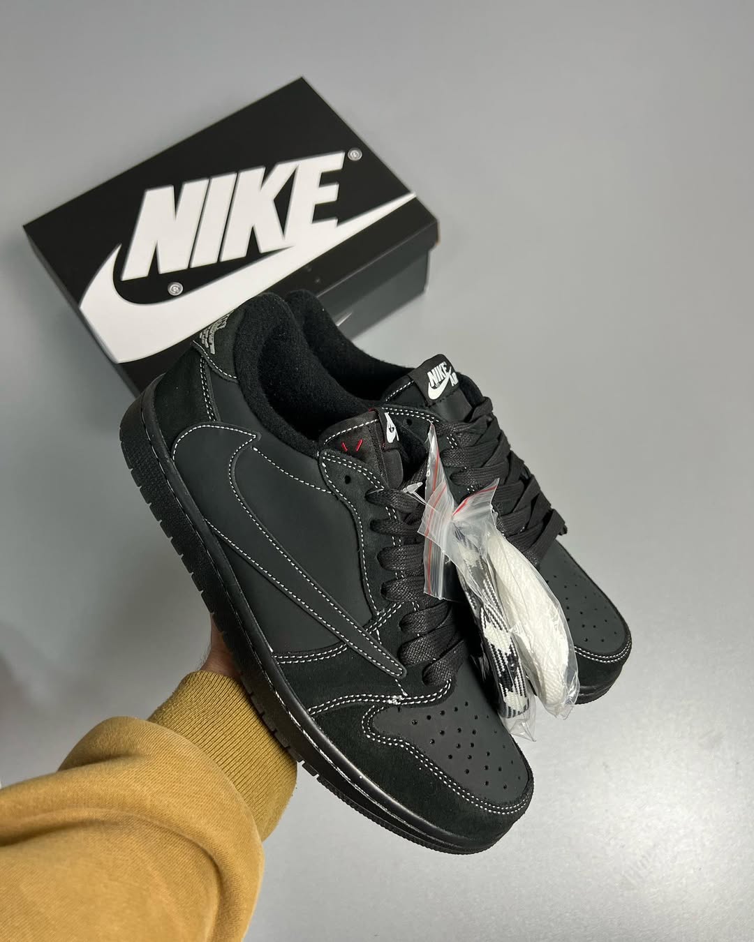Air Jordan 1 Low Travis Scott "PHANTOM"