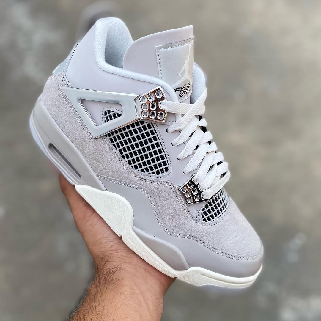 Air Jordan 4 Frozen