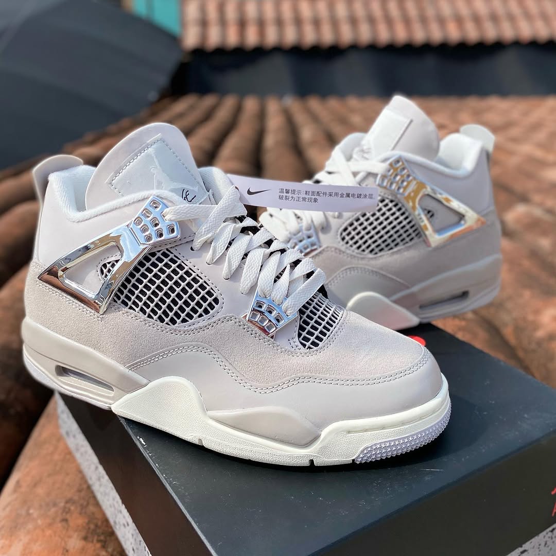 Air Jordan 4 Frozen