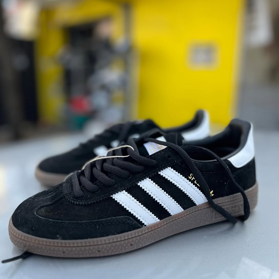 adidas Spezial negra