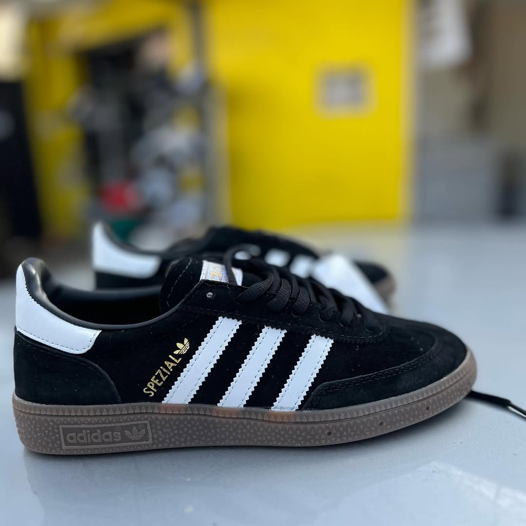 adidas Spezial negra