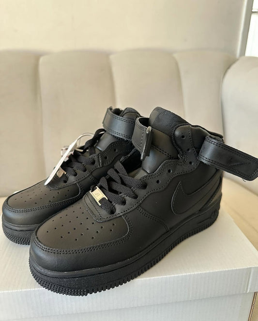 Nike Air Force 1 HI "negra"