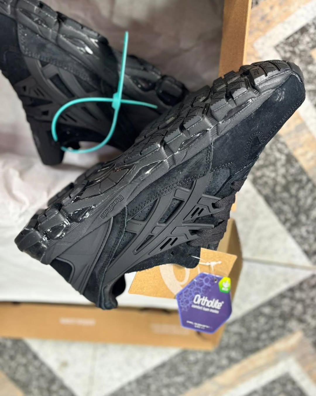 ASICS Gel-Kayano Train