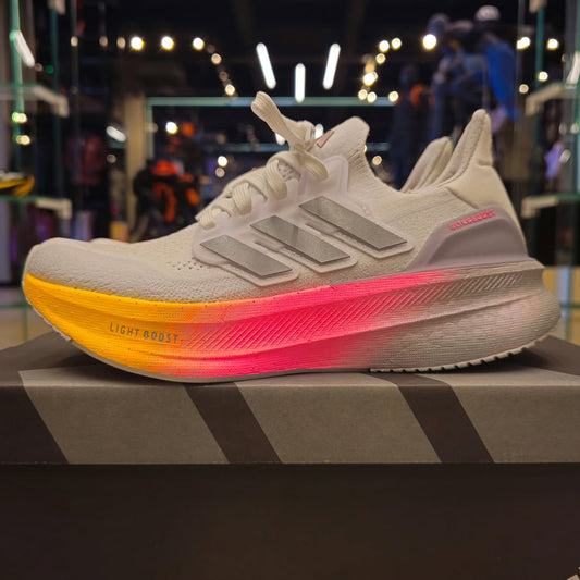 adidas ULTRABOOST 5