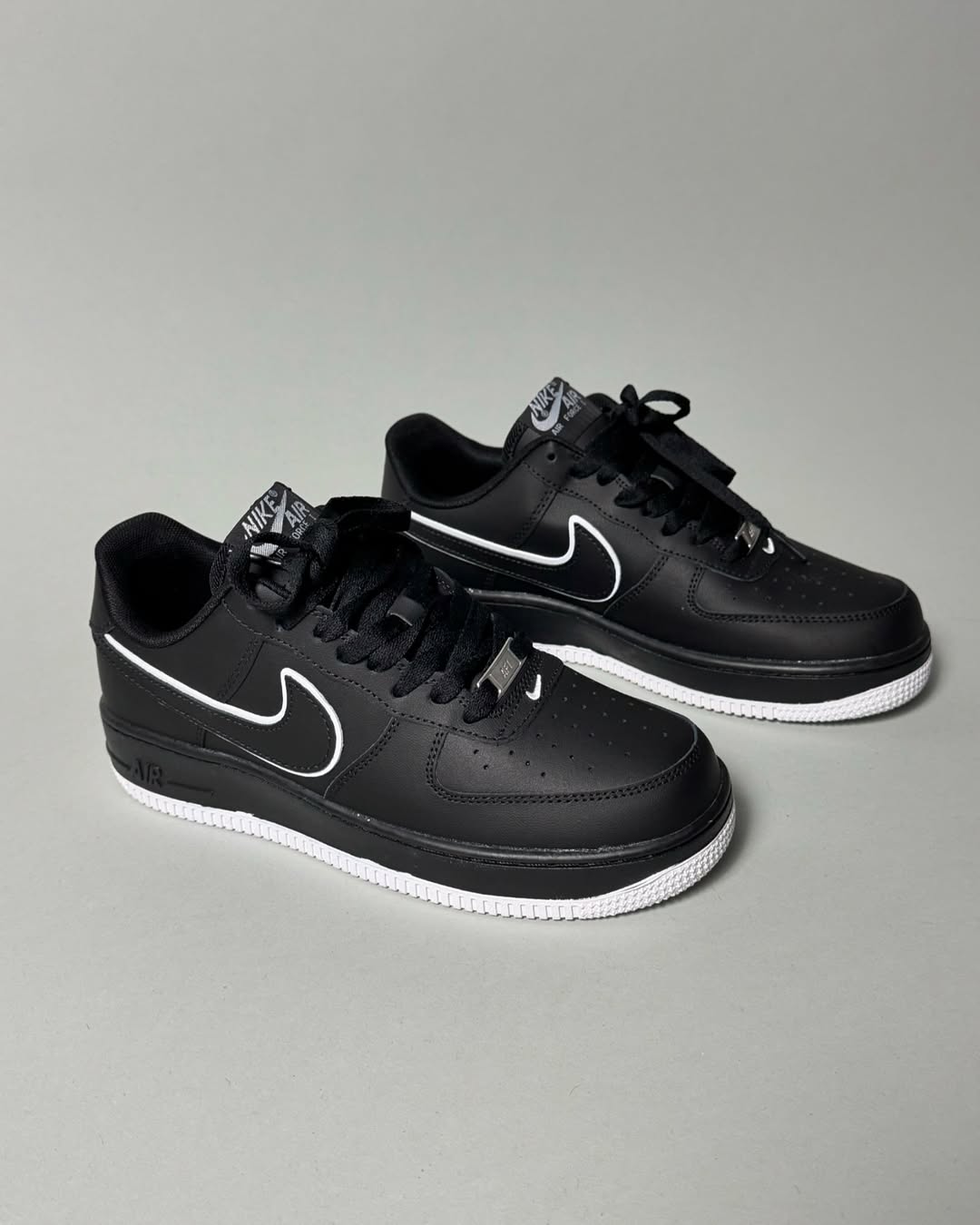 Nike Air Force 1 "BLACK"