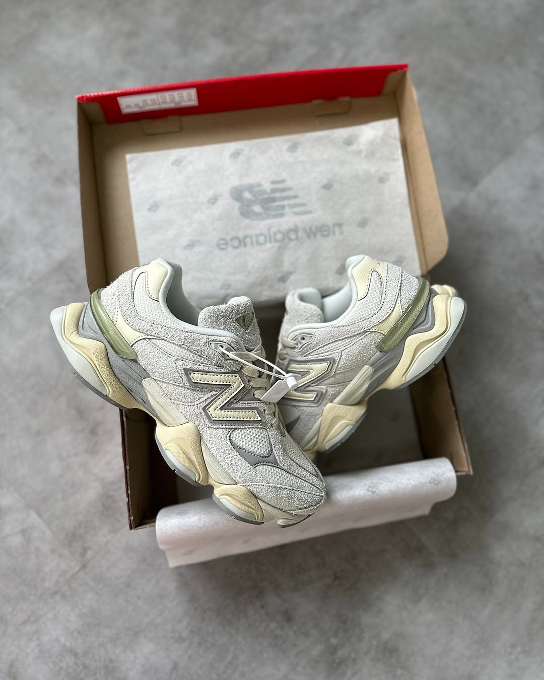 New Balance 9060