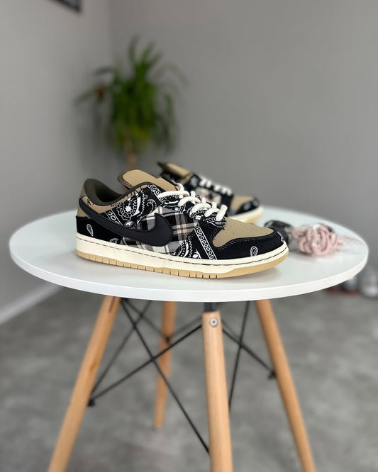 Nike Sb Dunk Low Travis